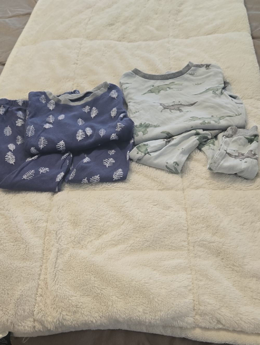 Burt's Bees Kids Pajama Sets in Navy Leaf and Light Gray Dino
